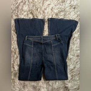 Shyanne Bell Bottom Jeans 28x34